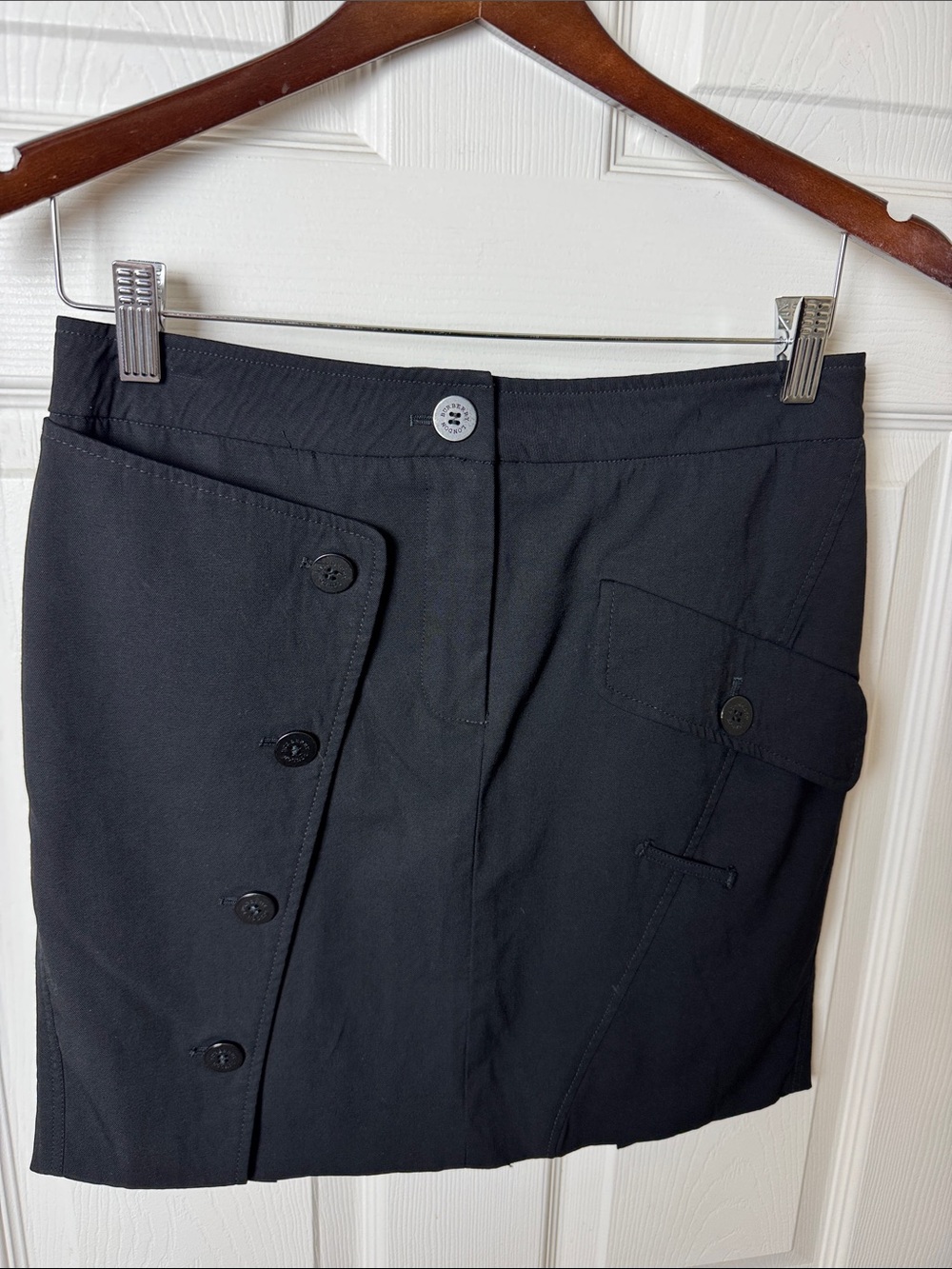 BURBERRY LONDON Black Wool Mini Skirt Made in Italy Button Detail Zip Front Sz 6